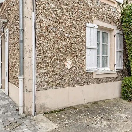 Apartment Paris A La Campagne-parking Gratuit-proche Versailles La Queue-les-Yvelines
